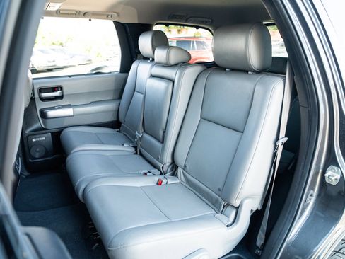 Used 2019 Toyota Sequoia Limited w/ Safety & Convenience Package AWD/4WD image 18