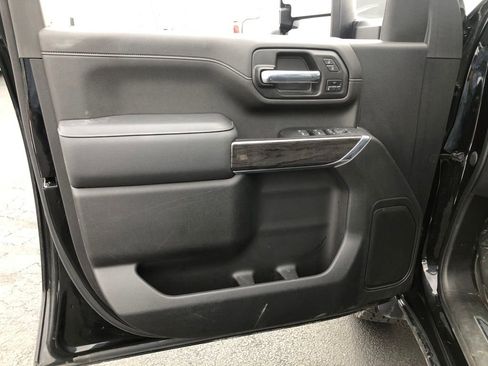 Used 2022 Chevrolet Silverado 2500 LTZ w/ LTZ Plus Package image 17