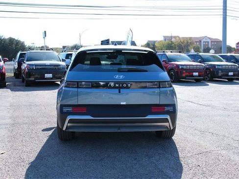 New 2026 Hyundai Ioniq 5 SEL image 5