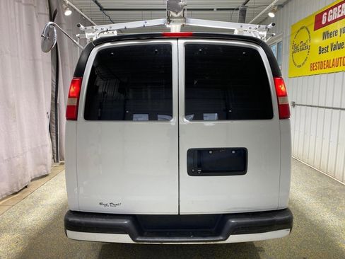Used 2013 Chevrolet Express 1500 RWD image 3