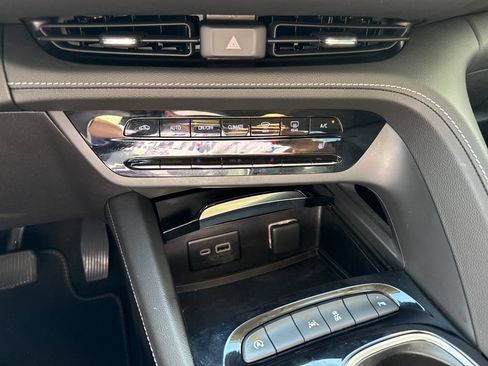 Used 2023 Buick Envision Essence FWD image 17
