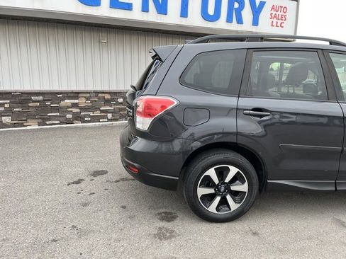 Used 2017 Subaru Forester 2.5i Premium image 13