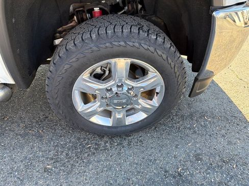Used 2019 GMC Sierra 2500 SLT w/ Duramax Plus Package AWD/4WD image 27