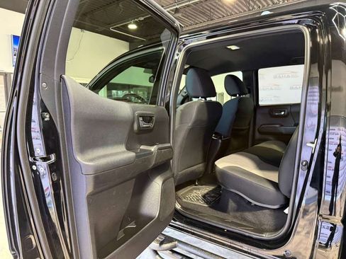 Used 2023 Toyota Tacoma TRD Off-Road image 34
