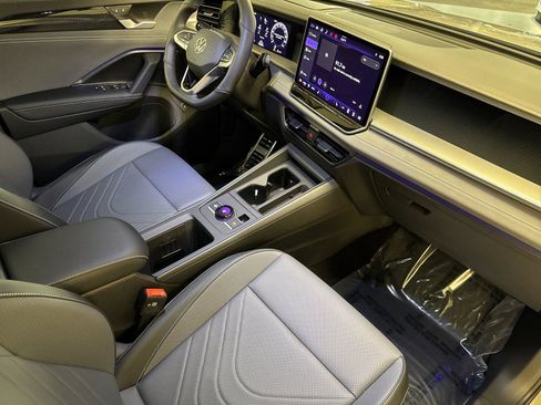 New 2026 Volkswagen Tiguan SE R-Line image 15
