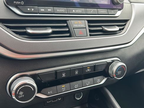 Used 2023 Nissan Altima 2.5 SR image 16