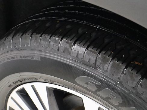 Certified 2023 Nissan Rogue SV image 19