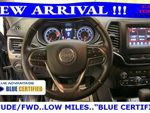 Used 2020 Jeep Cherokee Latitude w/ Cold Weather Group image 28