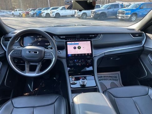 Used 2024 Jeep Grand Cherokee L Limited w/ Luxury Tech Group II AWD/4WD image 10