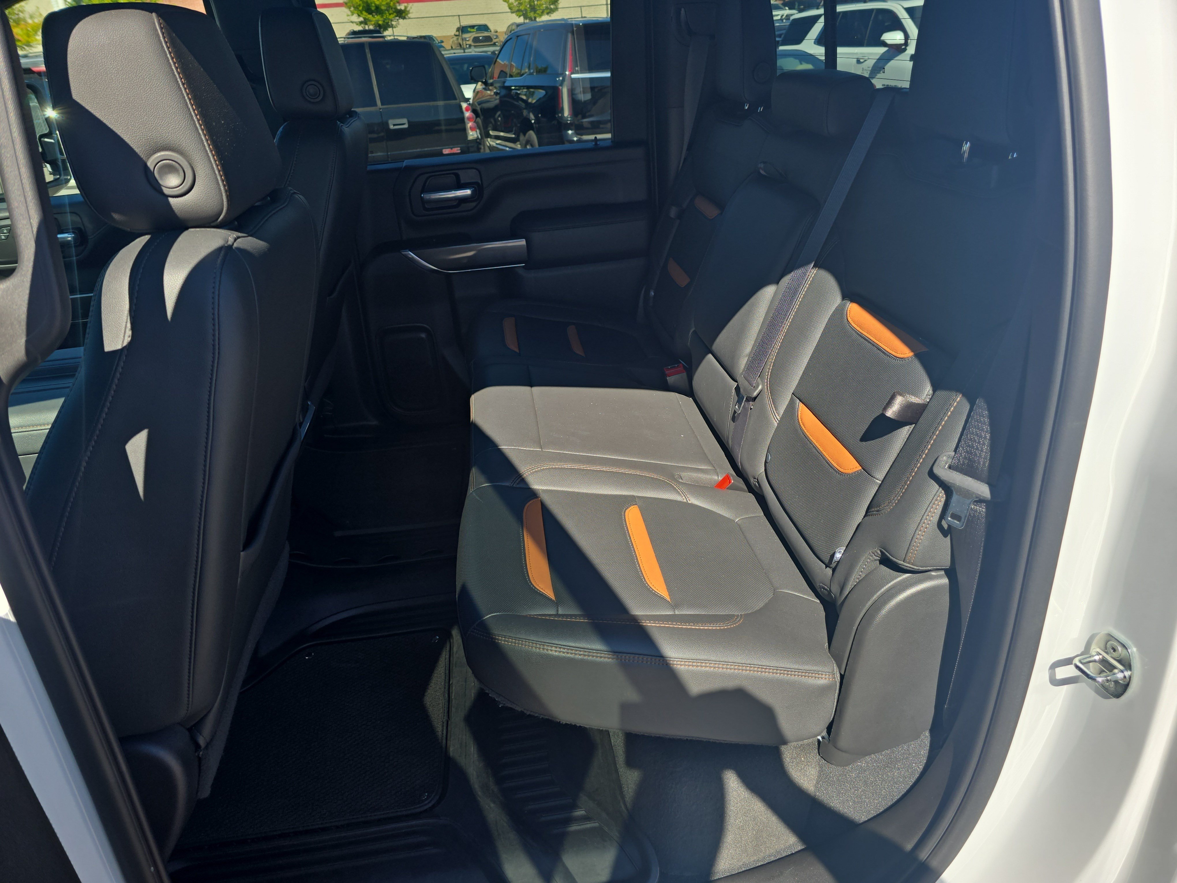 Used 2021 GMC Sierra 2500 AT4 w/ AT4 Preferred Package AWD/4WD image 15