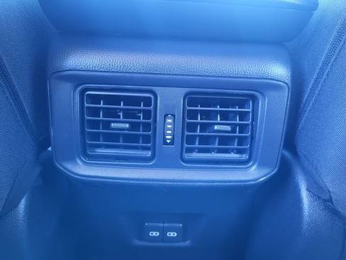 Used 2025 Toyota RAV4 XLE FWD image 23