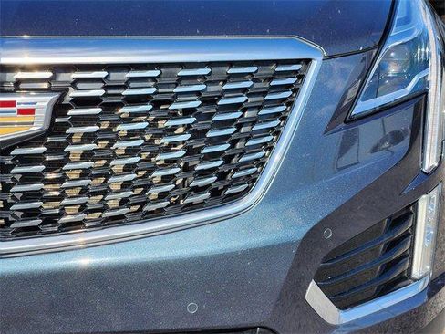 Used 2020 Cadillac XT5 Premium Luxury image 10