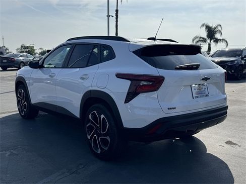 New 2026 Chevrolet Trax RS w/ Sunroof Package image 3