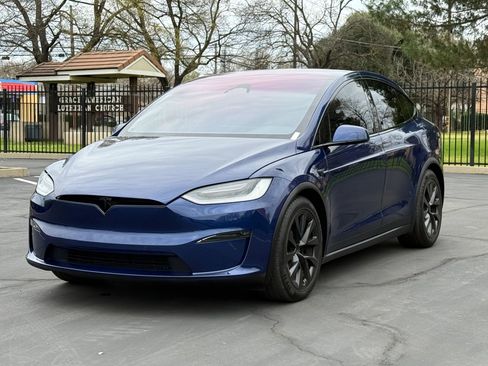Used 2022 Tesla Model X image 1