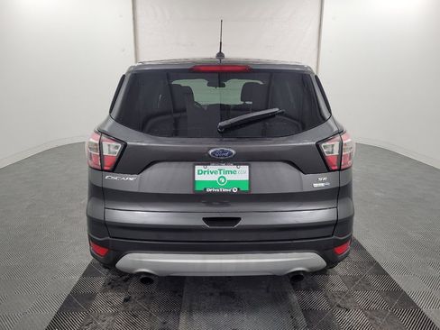 Used 2017 Ford Escape SE image 6