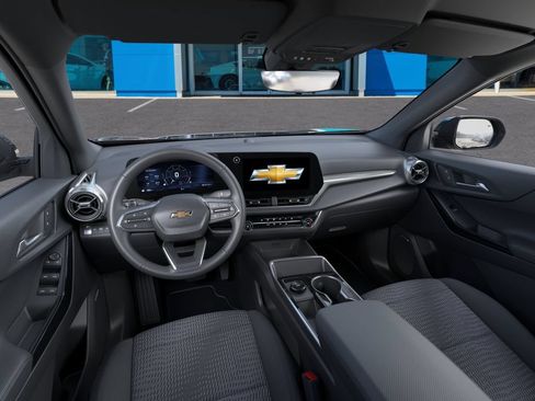 Used 2026 Chevrolet Equinox LT w/ Safety and Technology Package AWD/4WD image 15