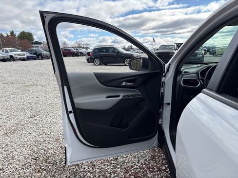 Used 2024 Chevrolet Equinox LS FWD image 15