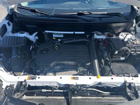 Used 2024 Chevrolet Equinox LT AWD/4WD image 3