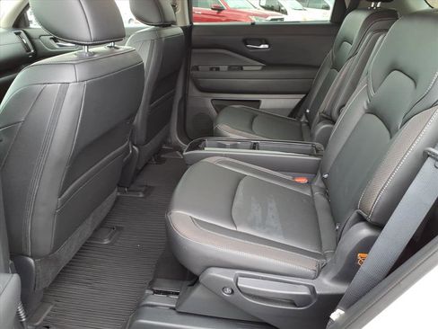 Certified 2023 Nissan Pathfinder SL w/ SL Premium Package image 5