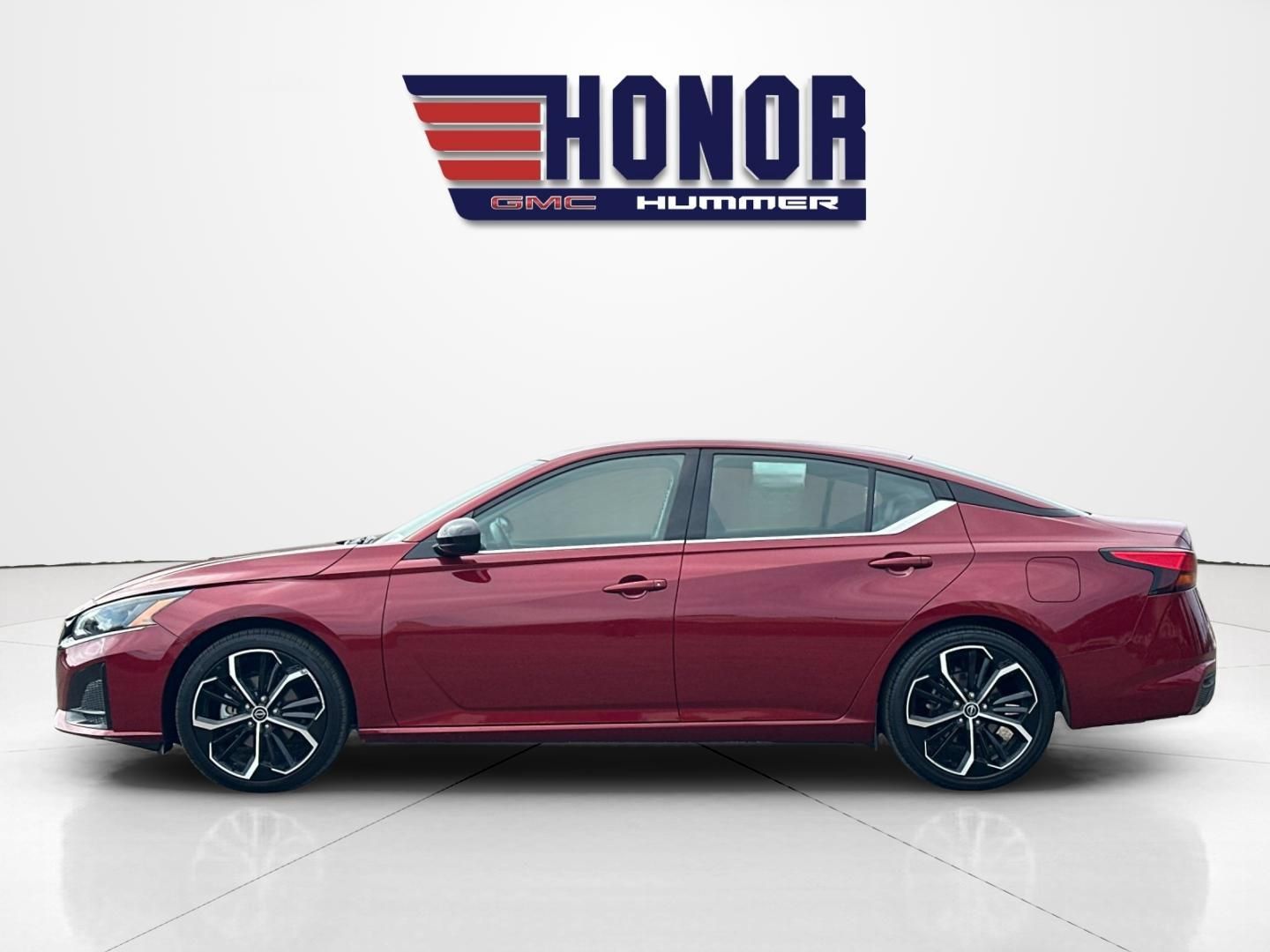 Used 2024 Nissan Altima 2.5 SR FWD image 7