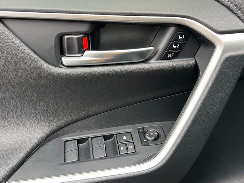 Used 2023 Toyota RAV4 Limited image 27