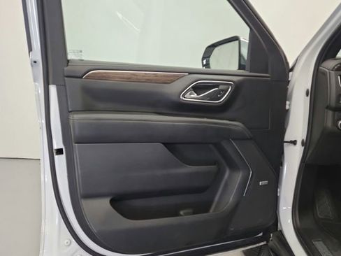 Used 2023 Chevrolet Suburban Premier image 27