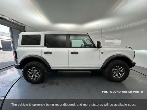 Used 2025 Ford Bronco Badlands image 7