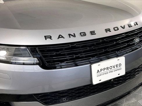 Used 2023 Land Rover Range Rover Sport SE image 30
