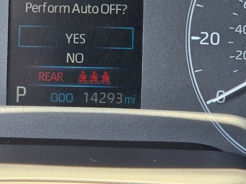 Used 2024 Toyota Corolla Cross AWD Hybrid w/ Moonroof Package image 24