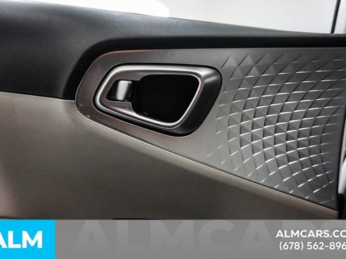 Used 2025 Kia Soul LX image 52