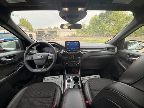 Used 2025 Ford Escape ST-Line AWD/4WD image 16