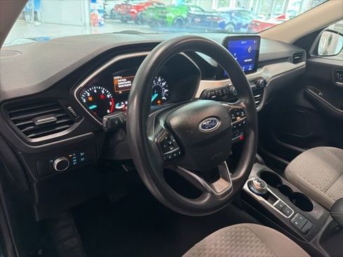 Used 2020 Ford Escape SE image 16