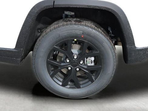 New 2026 Jeep Grand Cherokee Altitude AWD/4WD image 9
