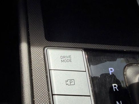Used 2024 Hyundai Elantra SEL FWD image 18