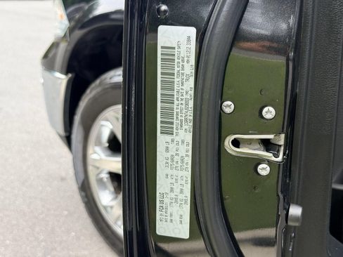 Used 2018 RAM 1500 Laramie w/ Convenience Group AWD/4WD image 59