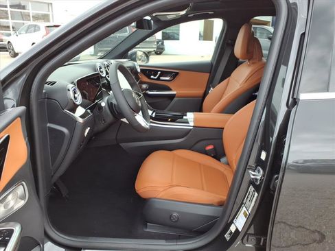 Used 2026 Mercedes-Benz GLC 300 4MATIC image 11