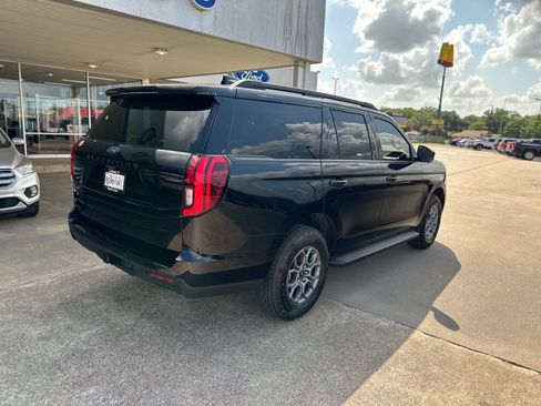 New 2025 Ford Expedition Active image 2