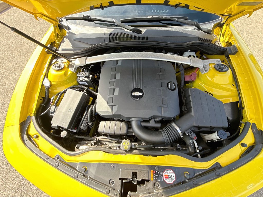 Used 2015 Chevrolet Camaro LT RWD image 28