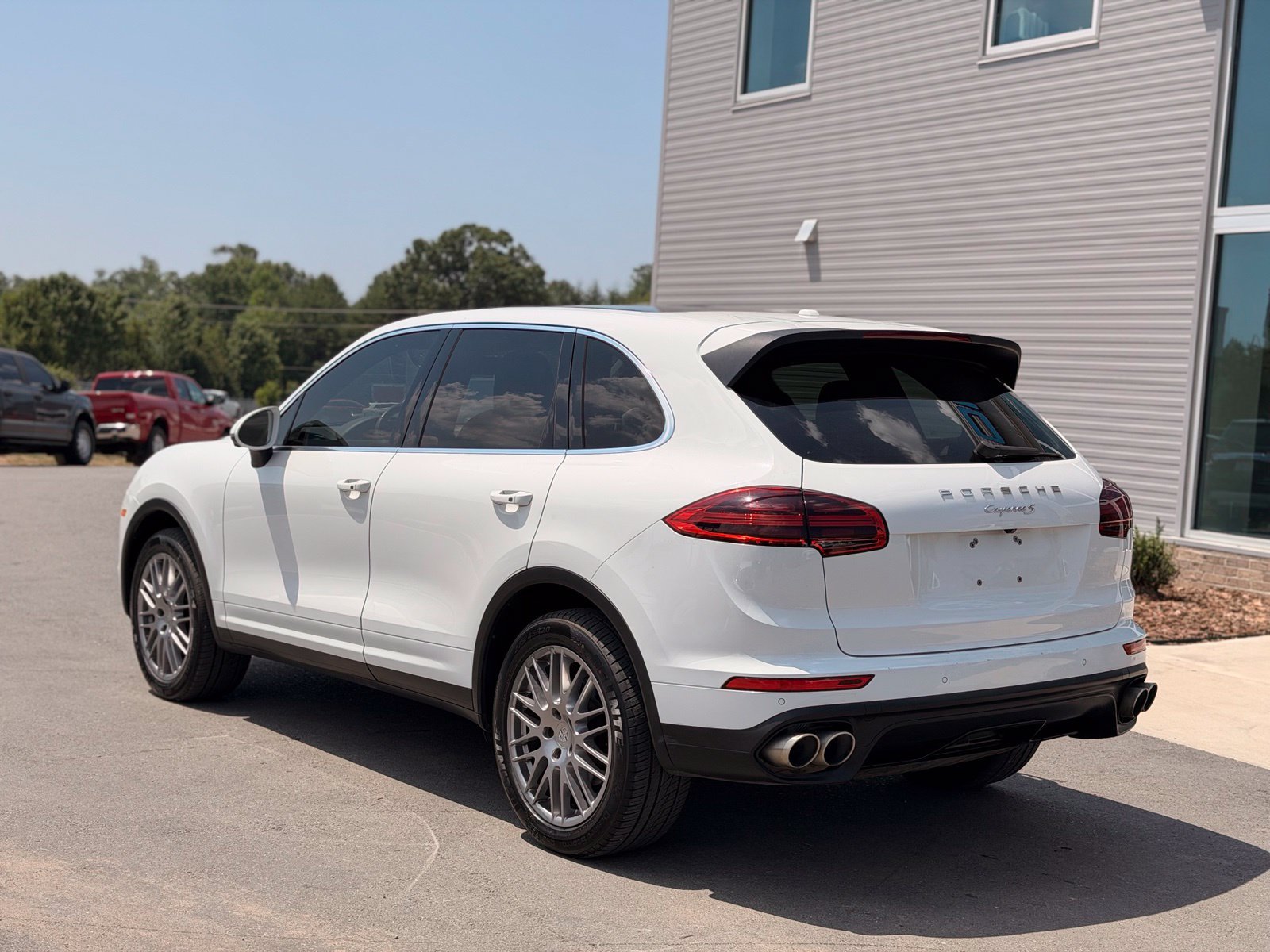 Used 2016 Porsche Cayenne S AWD/4WD image 10
