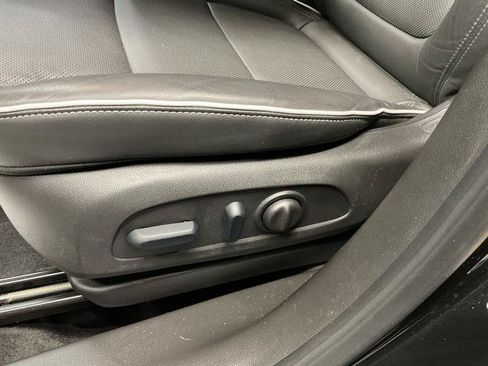 Used 2025 Buick Encore GX Avenir w/ Avenir Convenience Package AWD/4WD image 13