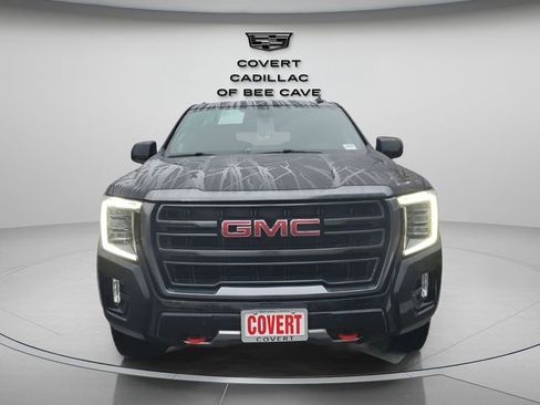 Used 2022 GMC Yukon XL AT4 image 2