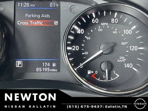 Used 2018 Nissan Rogue SV FWD image 25