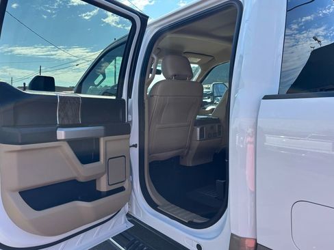 Used 2019 Ford F250 Lariat w/ Chrome Package image 23