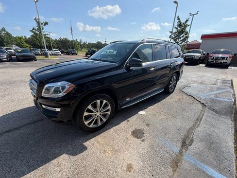 Used 2014 Mercedes-Benz GL 450 4MATIC image 3