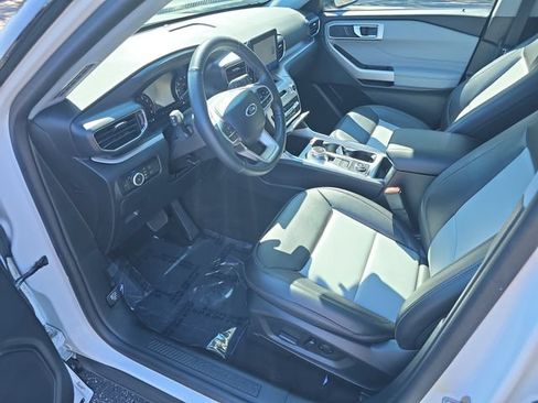 Used 2024 Ford Explorer XLT w/ Equipment Group 202A AWD/4WD image 11