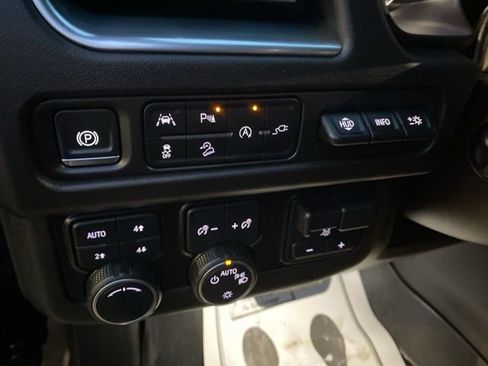 Used 2021 Chevrolet Tahoe High Country w/ Premium Package image 17