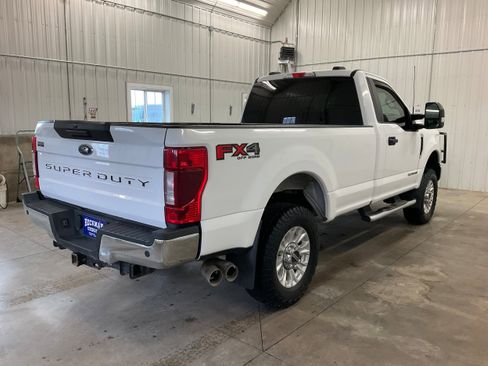 Used 2022 Ford F250 XLT w/ XLT Value Package AWD/4WD image 5