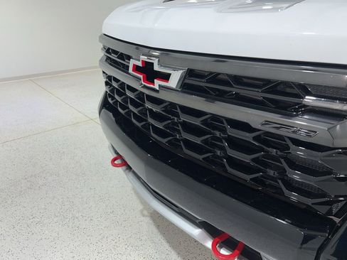Used 2024 Chevrolet Silverado 1500 ZR2 w/ Technology Package AWD/4WD image 29