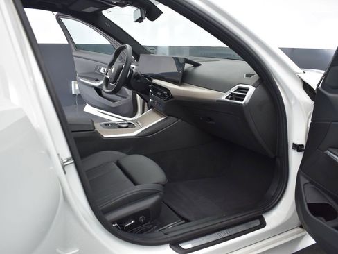 Used 2025 BMW 330i xDrive Sedan image 6