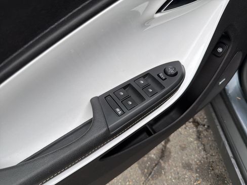 Used 2013 Chevrolet Volt Premium w/ Premium Trim Package image 33